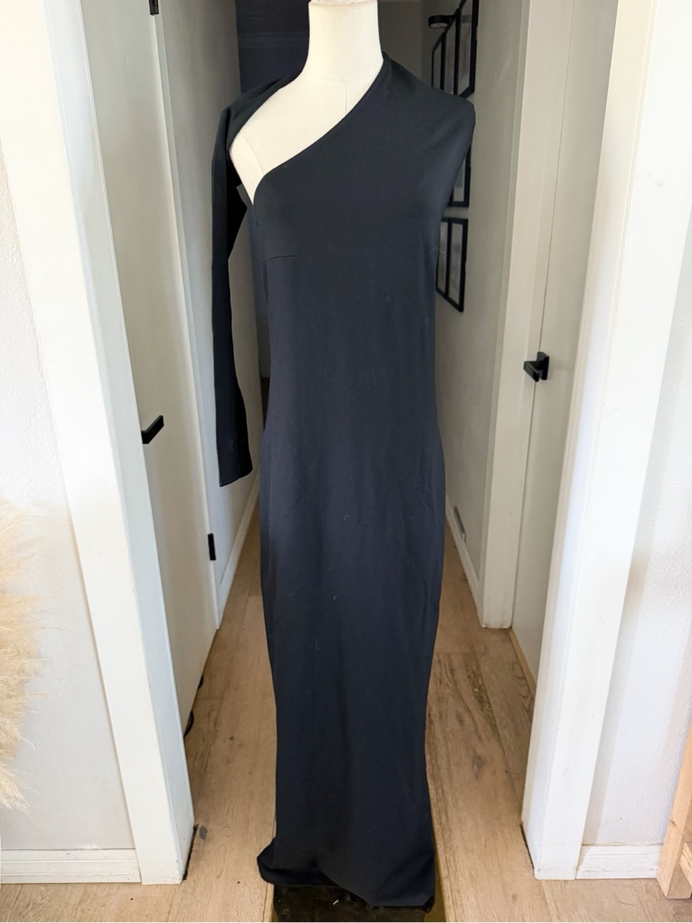 Marcella NYC Manhattan Black Open Back Slit Gown Sz L NEW - Picture 4 of 9